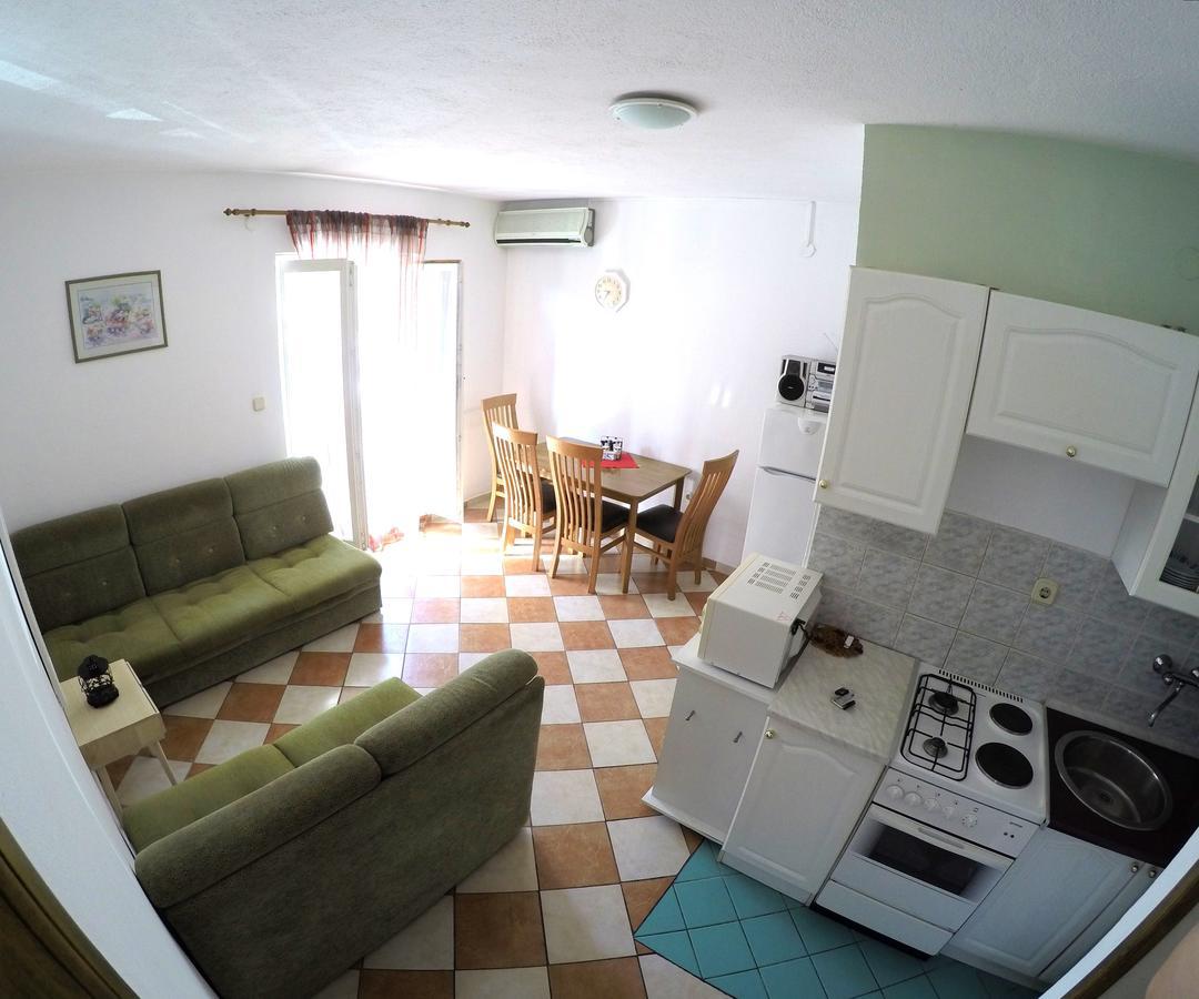 Blue City Apartment'S Repic Biograd Na Moru Exteriör bild