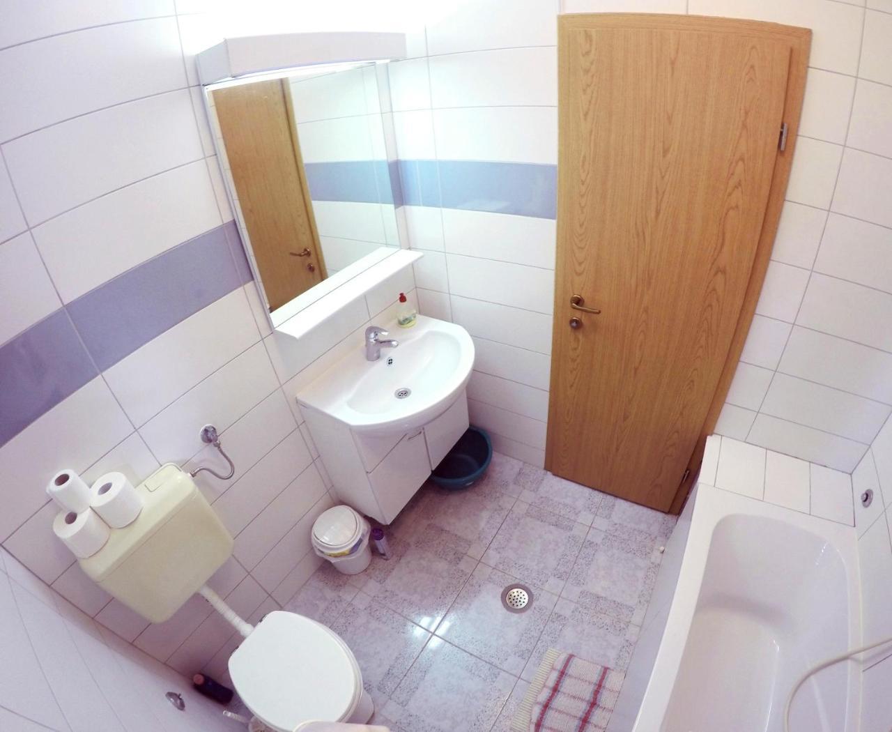 Blue City Apartment'S Repic Biograd Na Moru Exteriör bild
